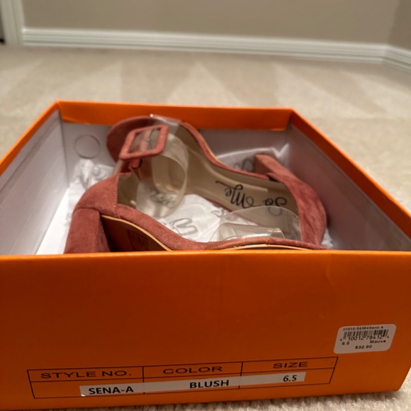 Pink Suede  Heels - Picture 4 of 4